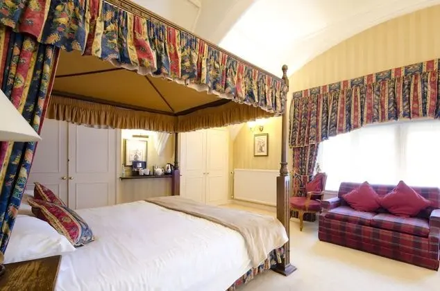 Tek Büyük Yataklı Oda (Four Poster Bed)