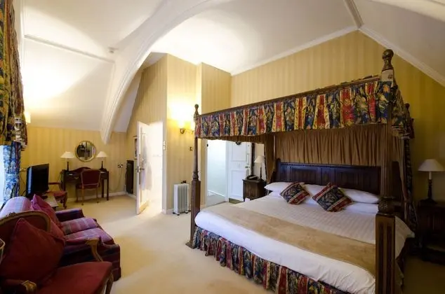 Tek Büyük Yataklı Oda (Four Poster Bed)