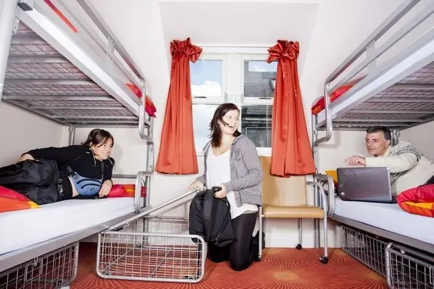 Bed in 8 Bed Mixed Dorm
