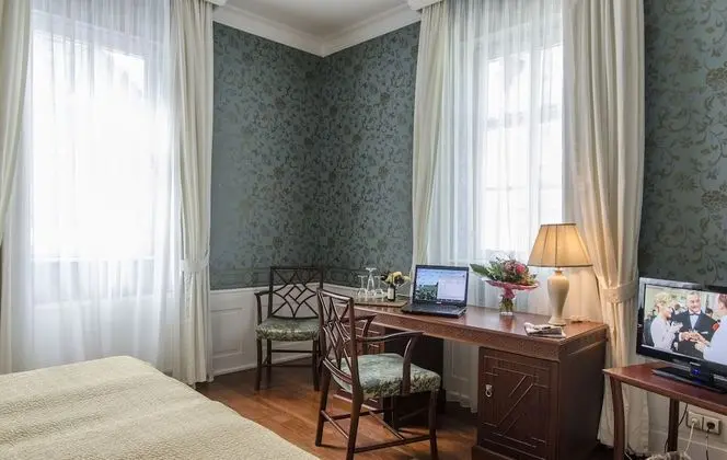 Comfort Tek Büyük Yataklı Oda