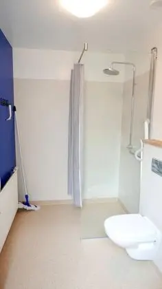 Tek Büyük veya İki Ayrı Yataklı Oda, Ortak Banyo