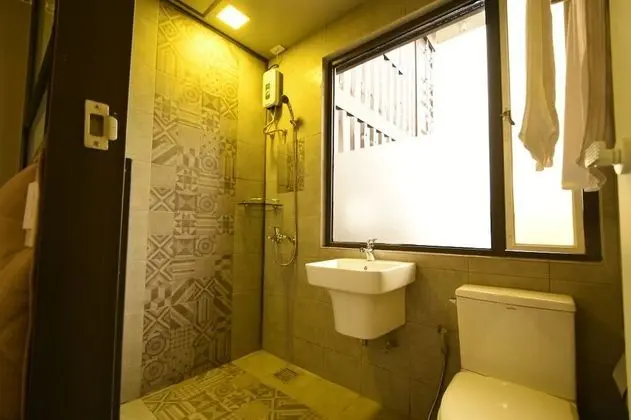 Economy Oda, 1 Büyük (Queen) Boy Yatak, Sigara İçilmez, Şehir Manzaralı