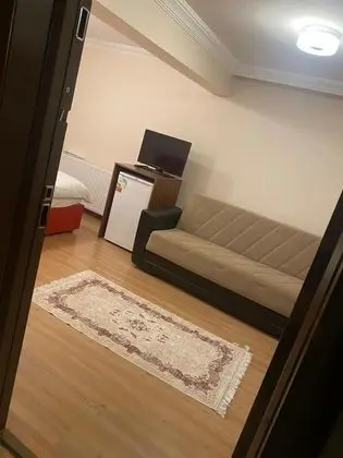 Aile Odası, Bahçe Manzaralı, Alçak Tavan