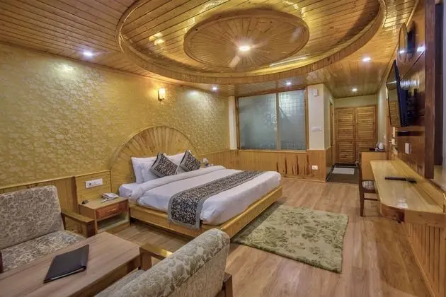 Luxury Tek Büyük Yataklı Oda, 1 Çift Kişilik Yatak, Sigara İçilmez, Tepe Manzaralı