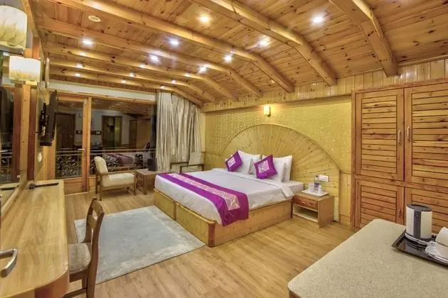 Luxury Tek Büyük Yataklı Oda, 1 Çift Kişilik Yatak, Sigara İçilmez, Tepe Manzaralı