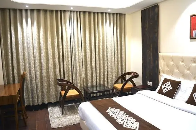 Luxury Oda