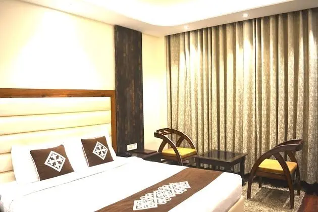 Luxury Oda