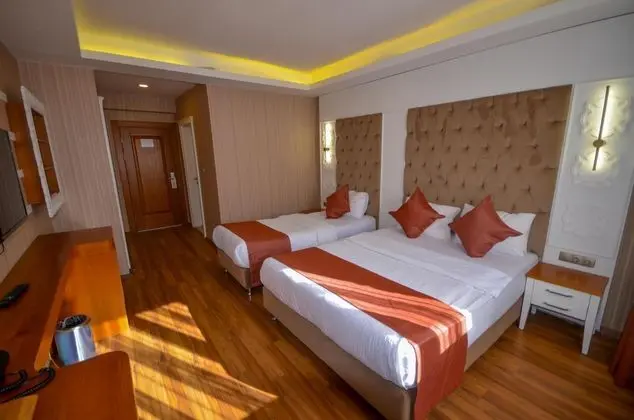 Triple, Dağ Manzaralı