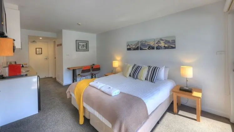 Standard Stüdyo, 1 En Büyük (King) Boy Yatak, Küçük Mutfak (Studio Apartment 2 Nights)