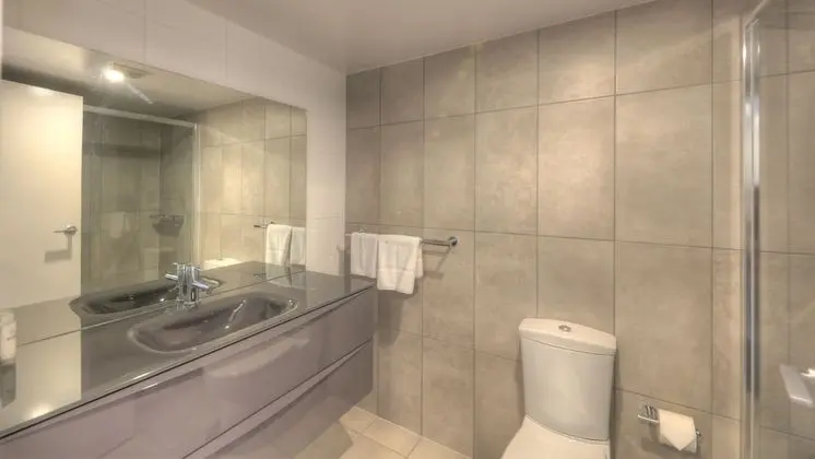 Standard Stüdyo, 1 En Büyük (King) Boy Yatak, Küçük Mutfak (Studio Apartment 2 Nights)