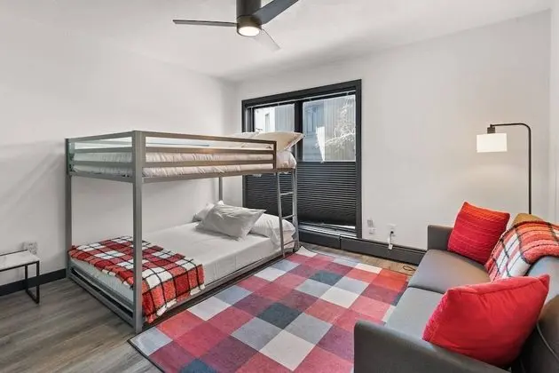 Daire (Snowmass Modern 3 bedroom w/ Hot Tub )