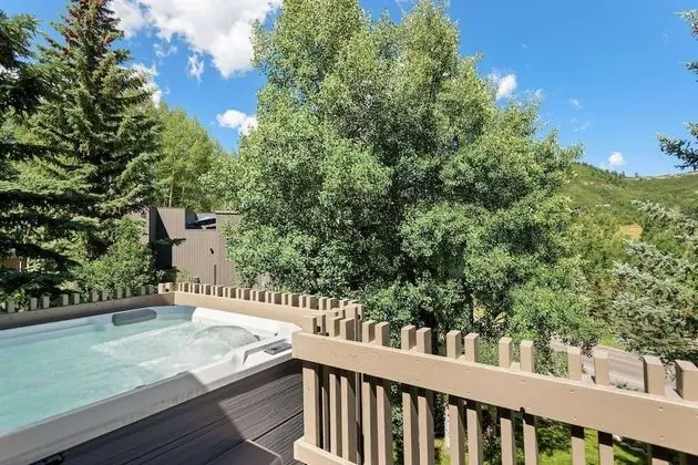 Daire (Snowmass Modern 3 bedroom w/ Hot Tub )