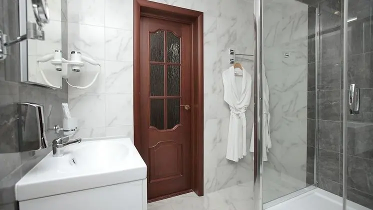Comfort Tek Büyük Yataklı Oda