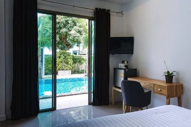 Deluxe Double Room with  Pool View