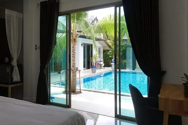 Deluxe Double Room with  Pool View