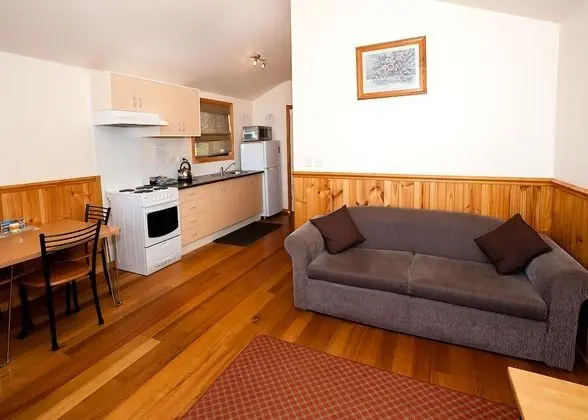 Kulübe (Waterview Cabin)