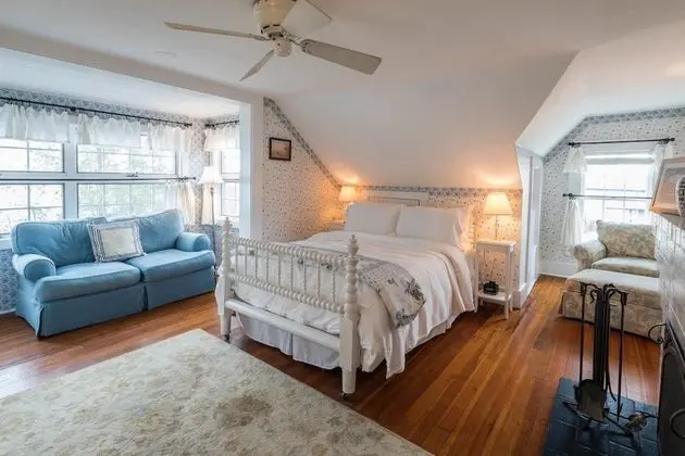 Tek Büyük Yataklı Oda, Banyolu/Duşlu, Deniz Manzaralı (York Suite)