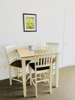 Premium 2 Bedrooms Waterfront Cottage, Full Kitchen