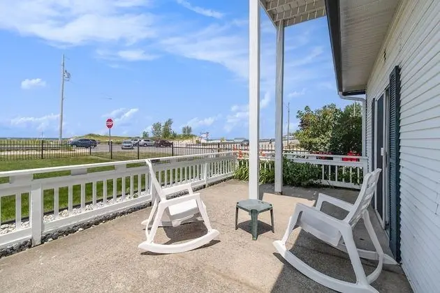 Standard Oda, 2 Büyük (Queen) Boy Yatak, Veranda, Göl Manzaralı