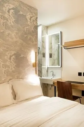 Tek Büyük Yataklı Oda (101)