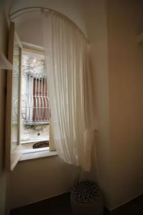 Üç Kişilik Oda