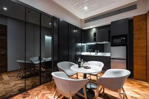 Club Süit, 1 Yatak Odası (Park or City View, Club Benefits)