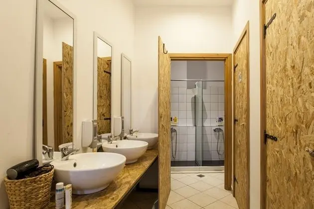 Ortak Ranzalı Oda, Sadece kadınlar için (4 Guests)