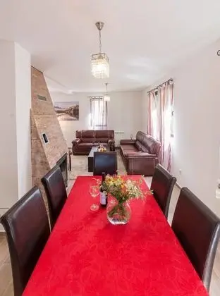 Villa (1)