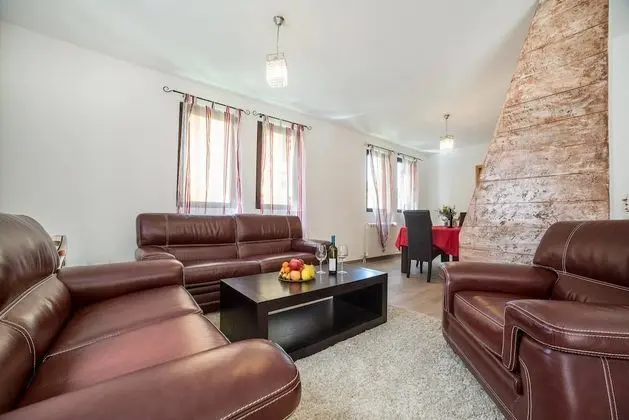 Villa (1)