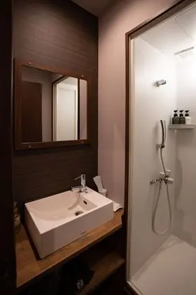 Üç Kişilik Oda (Japanese Style. with Shower)