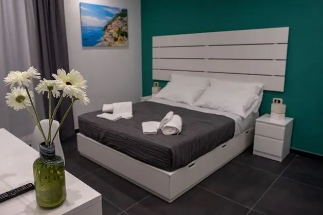 Tek Büyük Yataklı Oda, Balkon (Green)