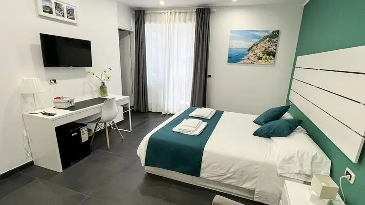 Tek Büyük Yataklı Oda, Balkon (Green)