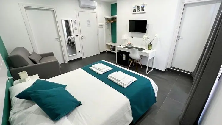 Tek Büyük Yataklı Oda, Balkon (Green)