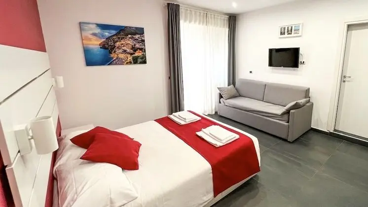 Tek Büyük Yataklı Oda, Balkon (Red)