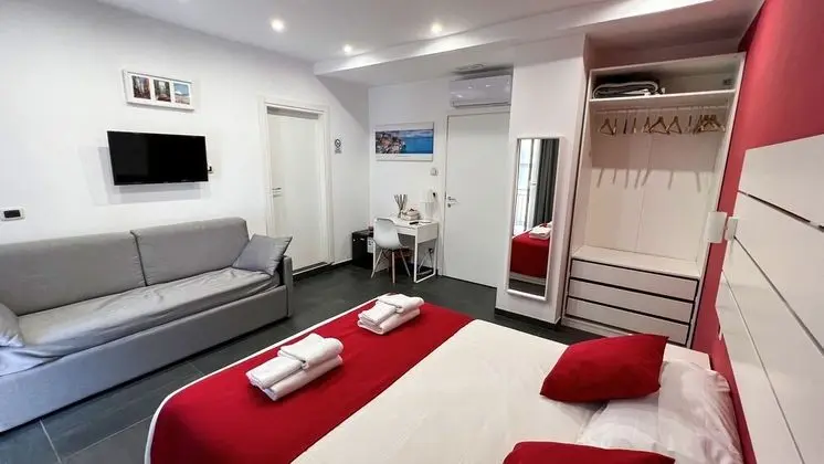 Tek Büyük Yataklı Oda, Balkon (Red)