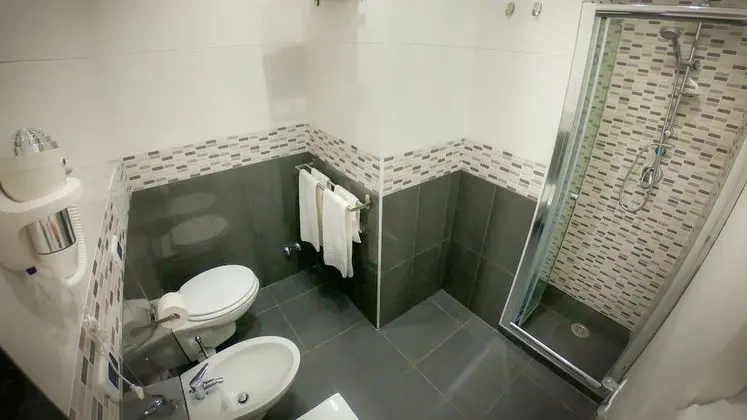 Tek Büyük Yataklı Oda, Balkon (Red)