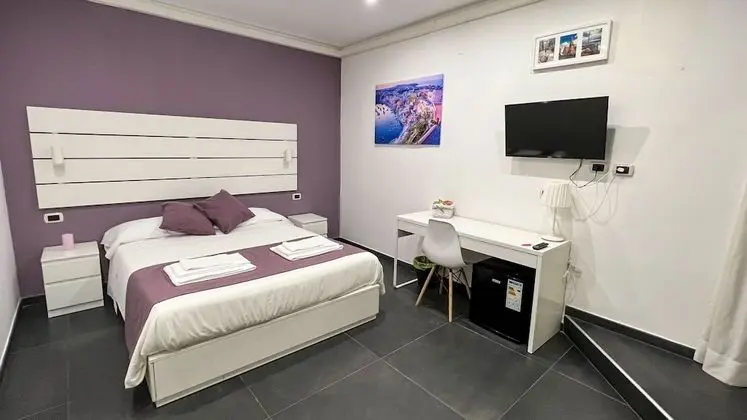 Tek Büyük Yataklı Oda (Lilac)