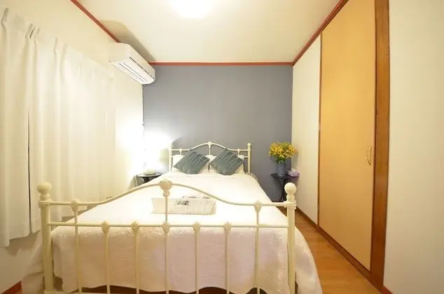 Ev (Private Vacation)