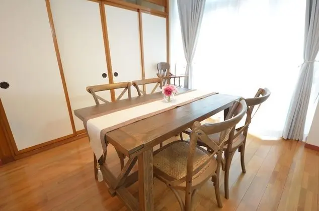 Ev (Private Vacation)