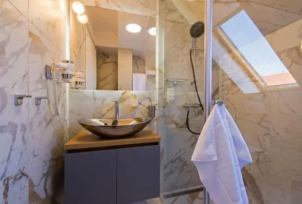 Tek Kişilik Oda, Özel Banyo (Single Room)