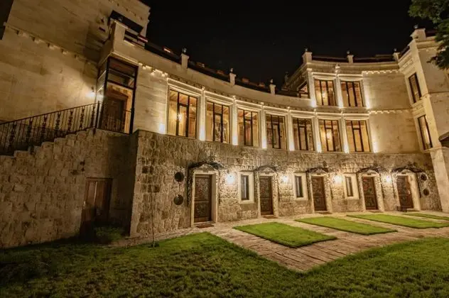 Connection Suite, Bahçe Manzaralı