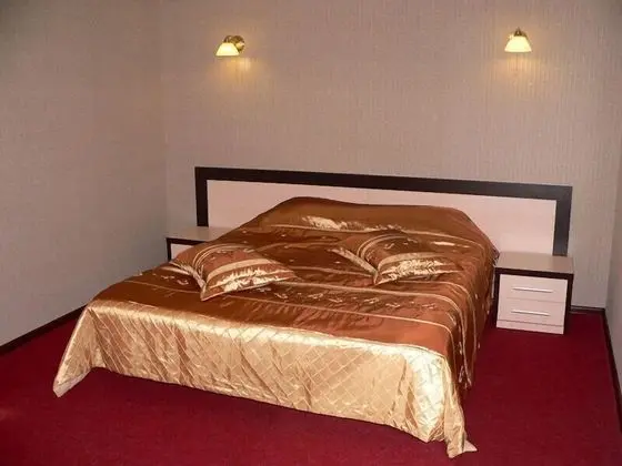 Luxury Oda