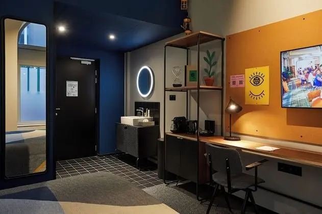 Tek Büyük Yataklı Oda