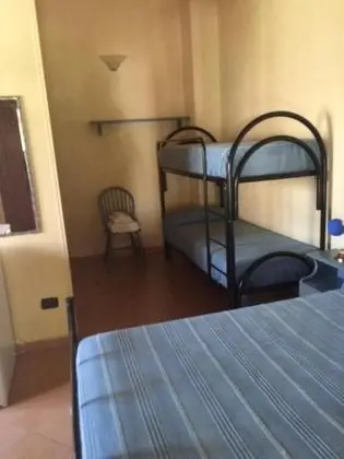 Dört Kişilik Oda, Bahçe Manzaralı