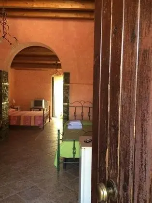 Üç Kişilik Oda, Bahçe Manzaralı