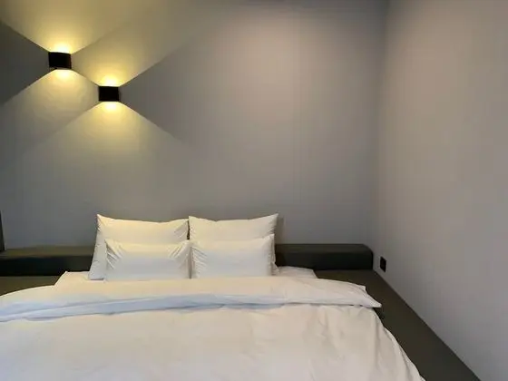 Business Tek Büyük Yataklı Oda