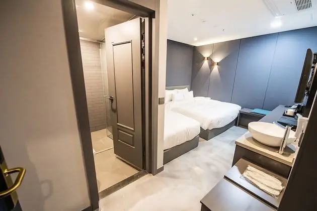 Business Üç Kişilik Oda