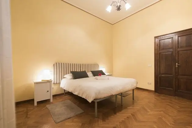Tek Büyük Yataklı Oda, Ortak Banyo