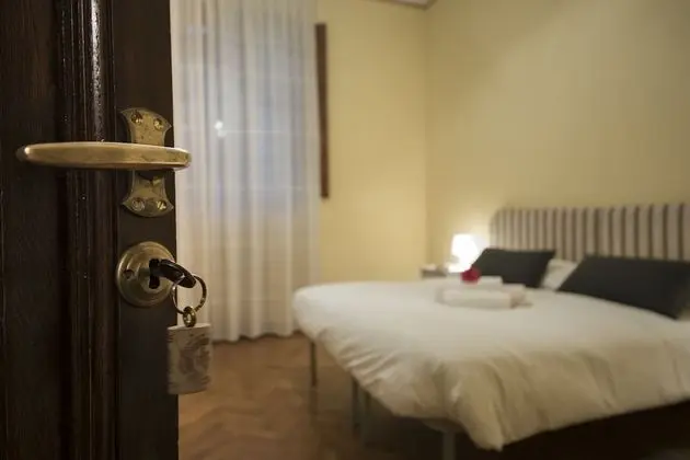 Tek Büyük Yataklı Oda, Ortak Banyo
