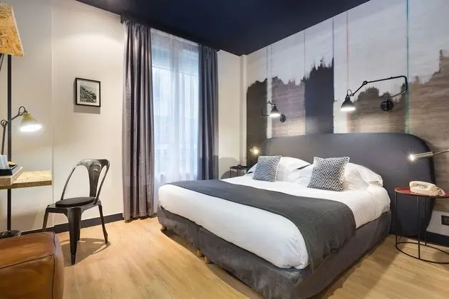 Standard Tek Büyük Yataklı Oda